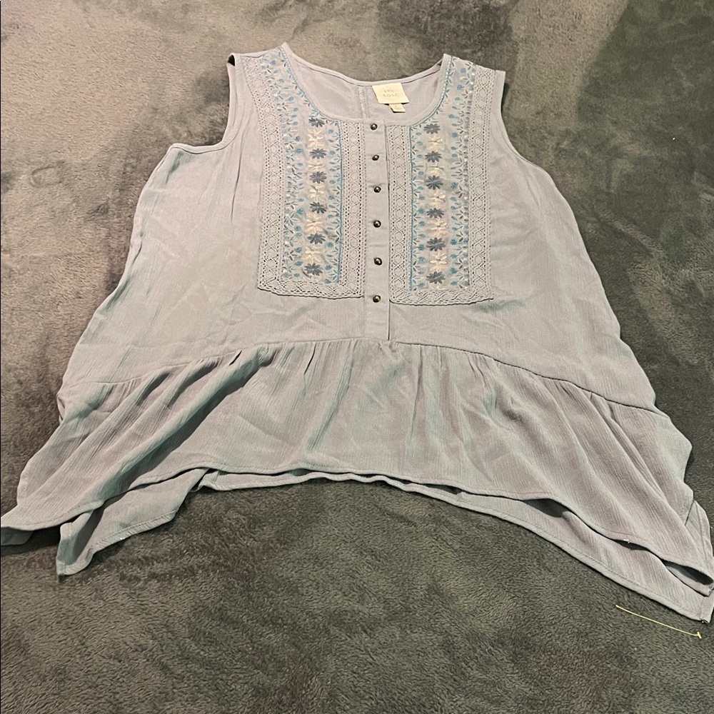 Embroidered sleeveless button down tunic
